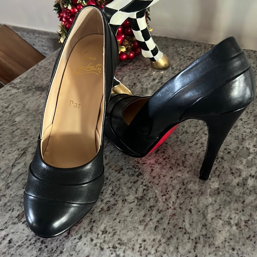 Authentic Christian Louboutin black pumps